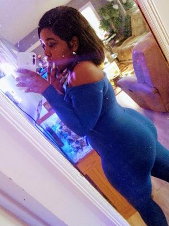 LadyHershey, 26  female escort, Omaha