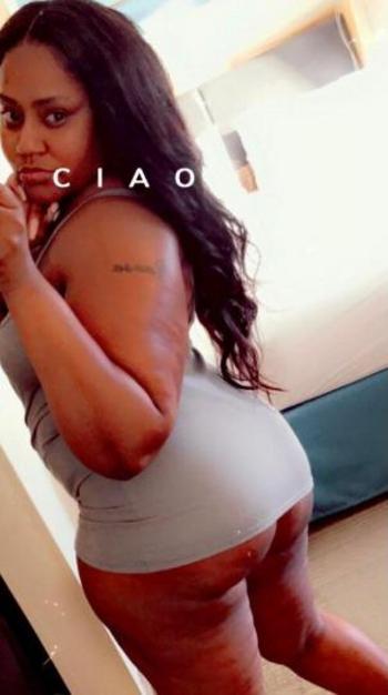  402-708-7238, 26  female escort, Omaha