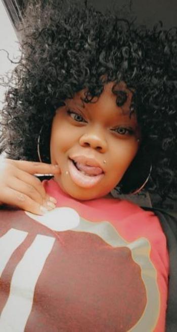 Piff, 29  female escort, Omaha