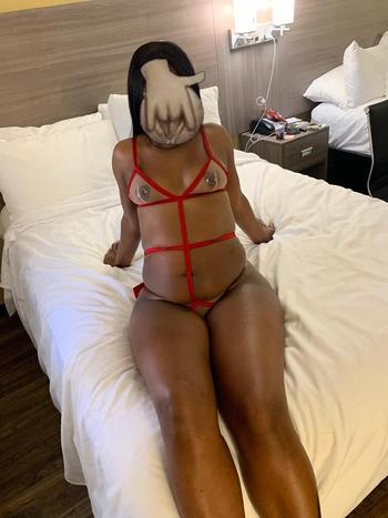 402-612-3344, 32  female escort, Omaha