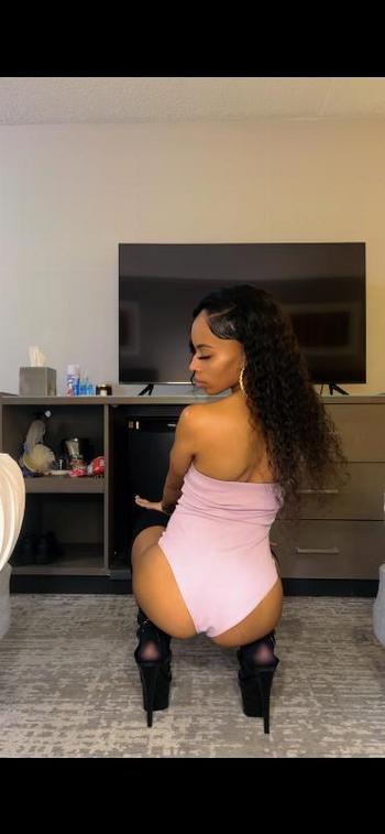 559-998-6161, 25  female escort, Omaha