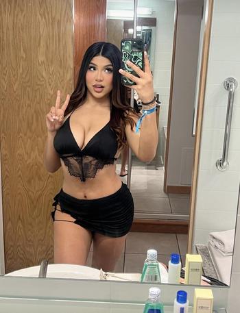 Vivian Pamela, 25  female escort, Omaha