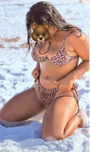 Rosalinda, 24  female escort, Omaha